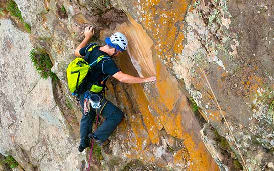 Seguro de viaje para escalada en roca y rápel